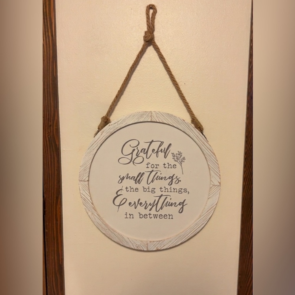 Grateful Wall Hanging Sign - White & Natural